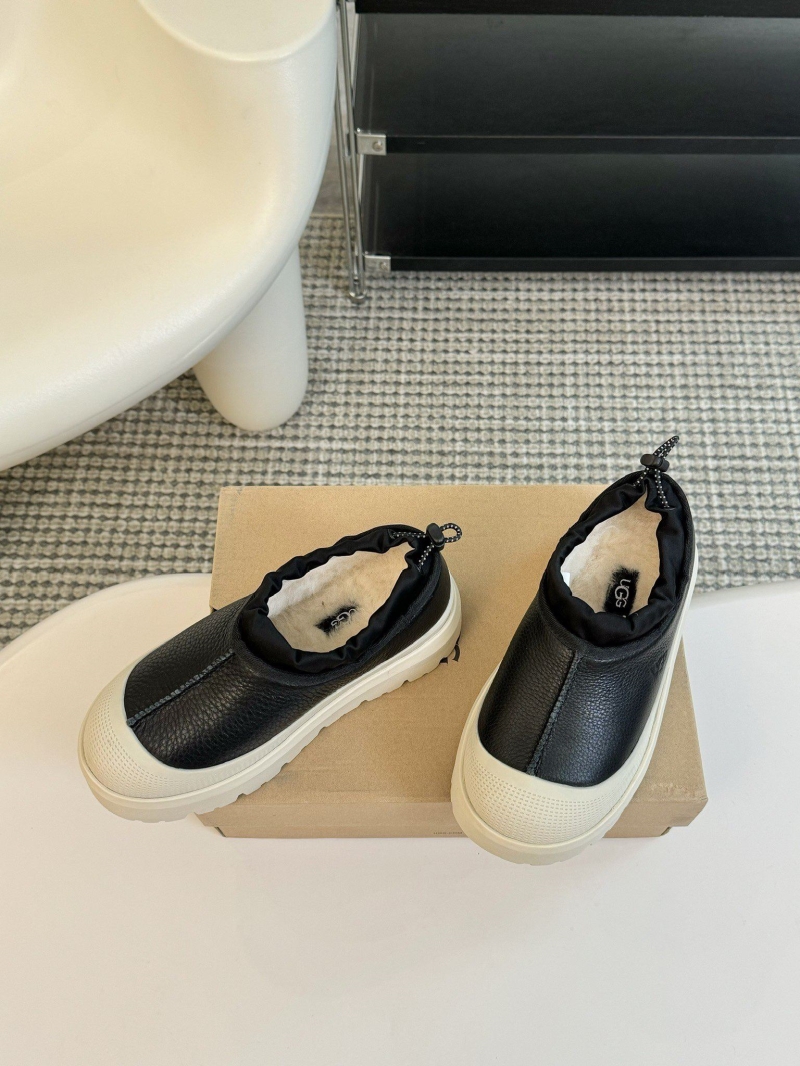 Ugg Flat Shoes